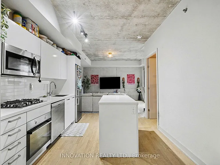 203 Catherine St #411 — Photo 6