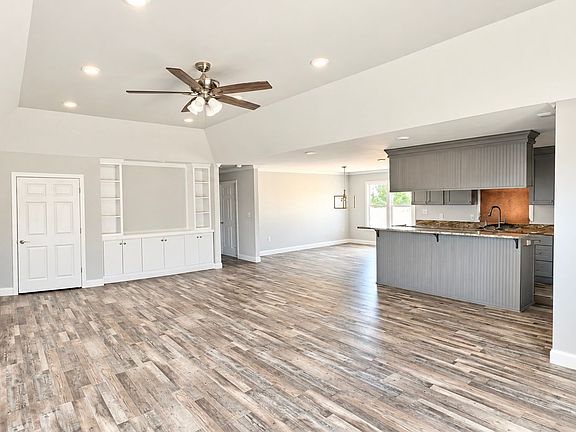 4th image of 1937 Lowe Rd