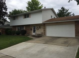5227 Pitcairn Rd, Huber Heights, OH 45424