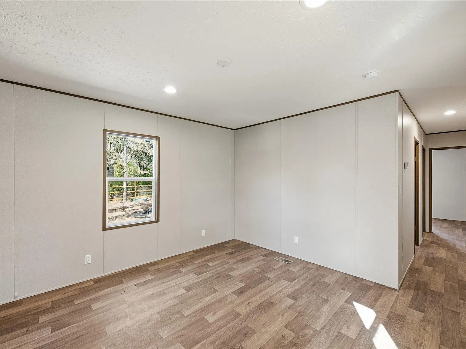 3 bed, 2.0 bath, $1,500 — Photo 4