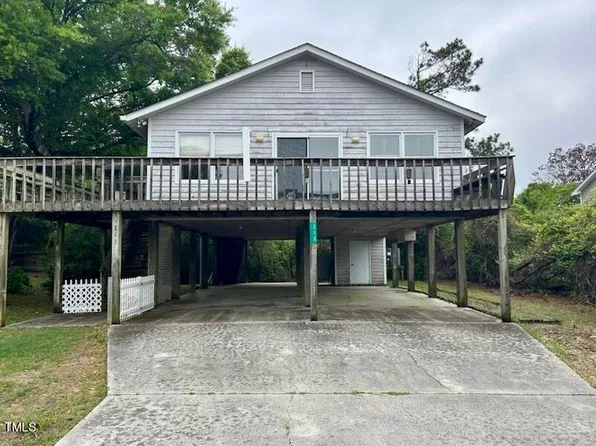 213 Cedar St, Emerald Isle, NC 28594