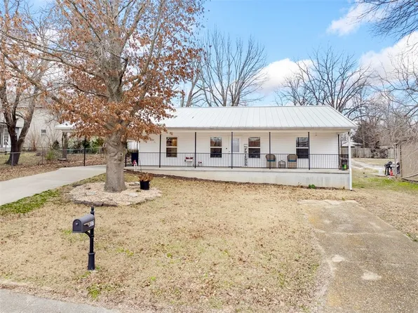 817 N Spruce St, Harrison, AR 72601