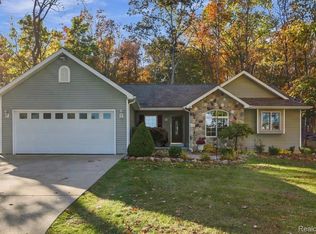 16290 Whitehead Dr, Linden, MI 48451