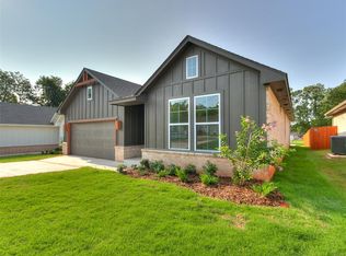 104 E 7th St, Arcadia, OK 73007