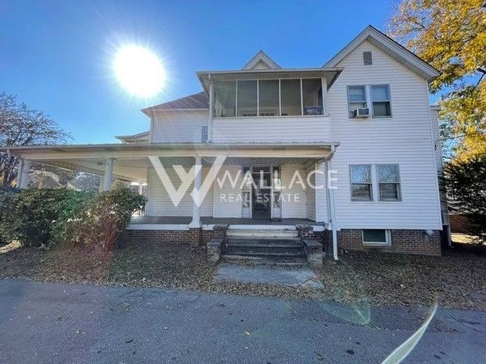 1st image of 121 Stanley Ave