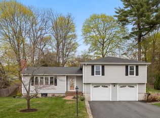 154 Walnut St, Lynnfield, MA 01940