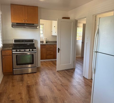 2nd image of 623 Galland St