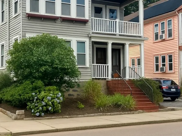 977-979 Adams St, Dorchester Center, MA 02124