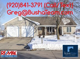 3316 Huckleberry Ln, Appleton, WI 54915