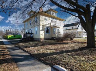 303 S Erie St, De Pere, WI 54115