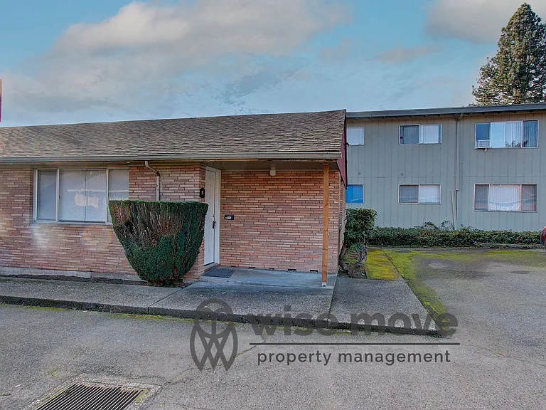 2605 E Mill Plain Blvd #11 — Photo 2