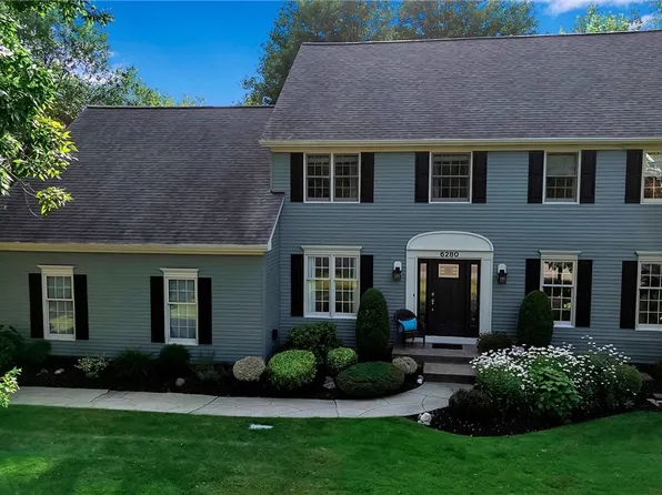 6280 Walnut Creek Dr, East Amherst, NY 14051