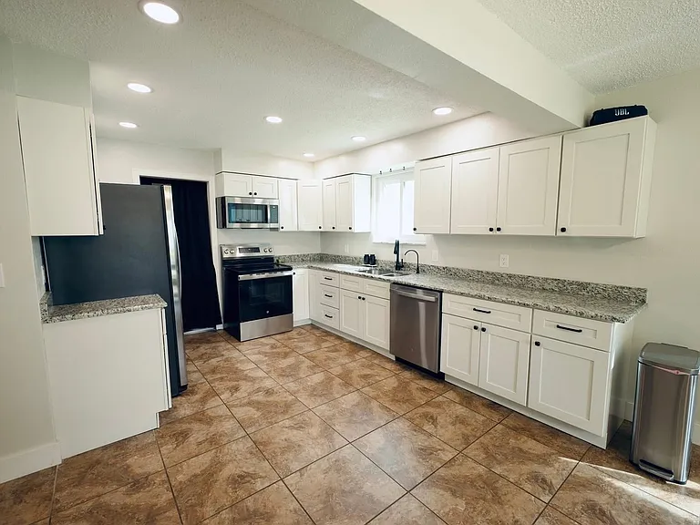 217 Devon St — Photo 12