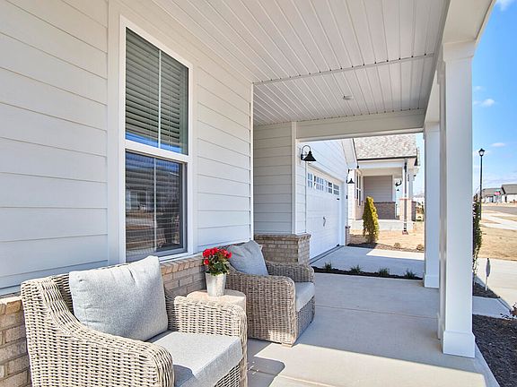 5th image of 274 Arcadius Dr