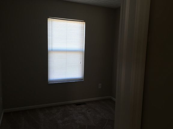 5th image of 2544 Delamaine Dr
