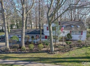 4 Roney Rd, Edison, NJ 08820