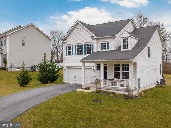 1017 W Masters Dr, Cross Junction, VA 22625