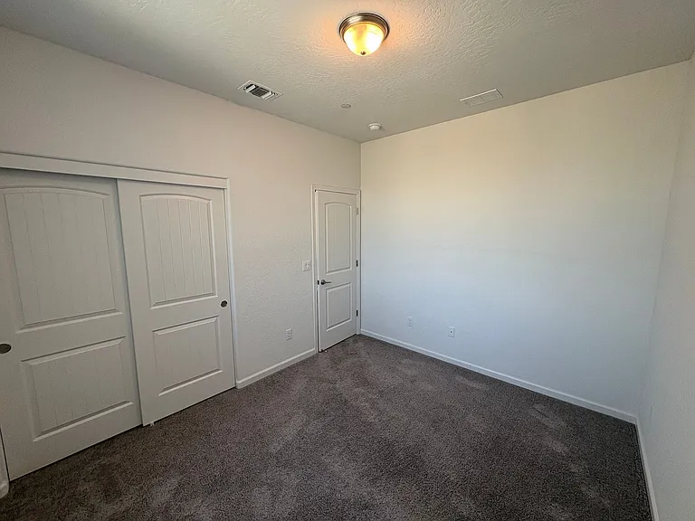 3036 N Parkside St — Photo 23