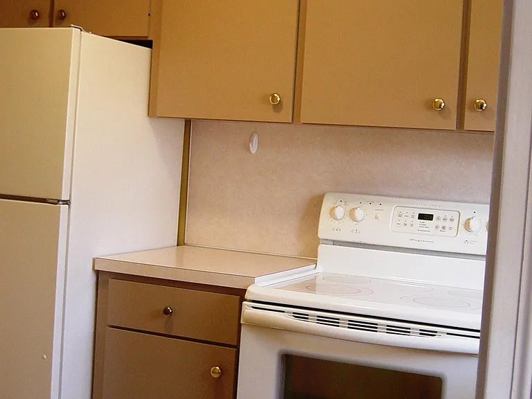 144 Taft Ave NE — Photo 6