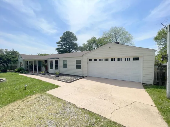 1031 Johanna Dr, Ballwin, MO 63021