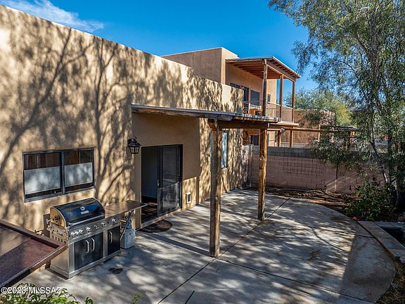 3rd image of 897 W Calle Carasol