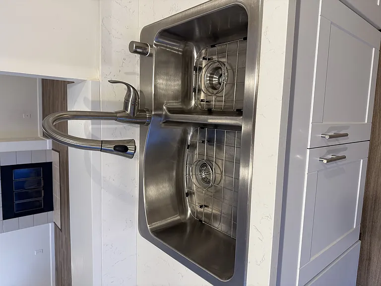 Grande Vista Apartments — Photo 26