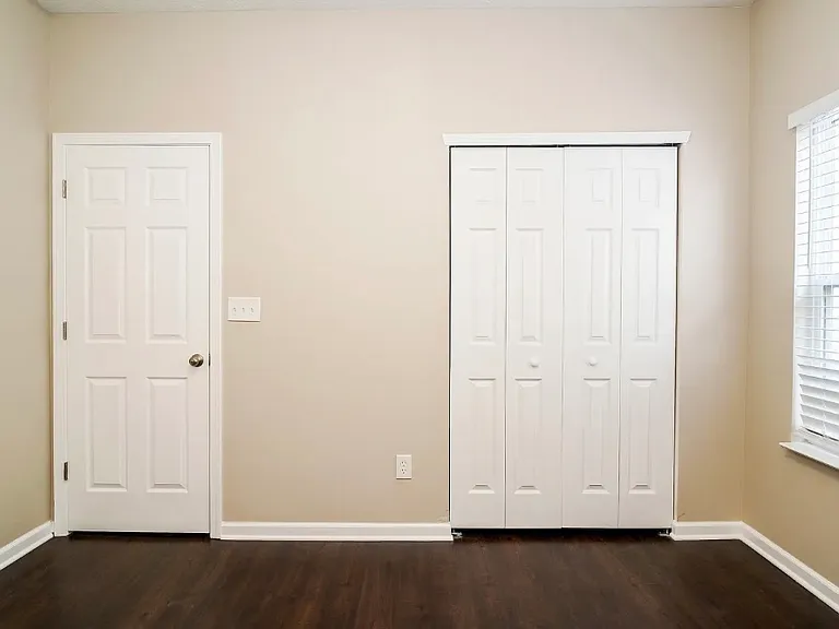 823 Fieldstone Dr — Photo 5