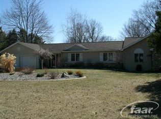 11108 White Lake Rd, Fenton, MI 48430