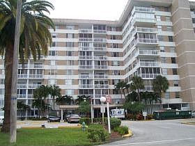 1st image of 4400 Hillcrest Dr APT 116
