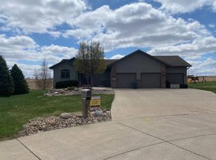 415 Meadow Cir, Rock Valley, IA 51247