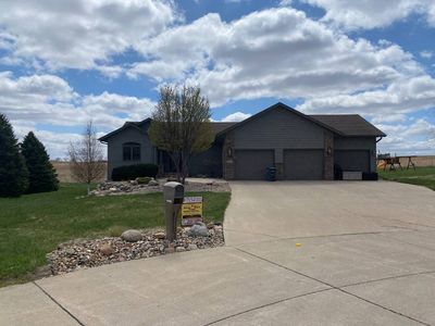 415 Meadow Cir, Rock Valley, IA, 51247