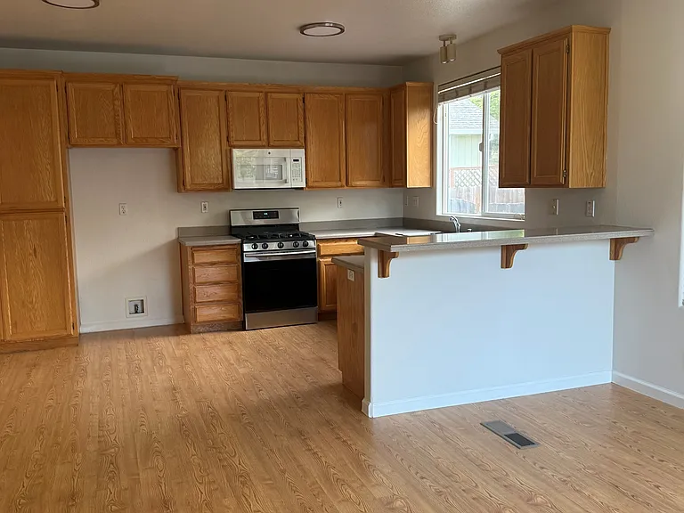 1352 Orsolini Pl — Photo 6