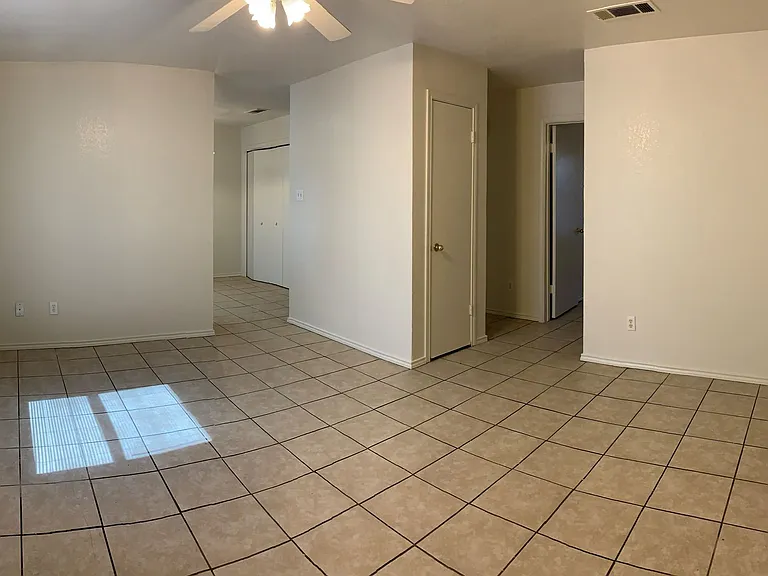 1708 Benttree Dr — Photo 6