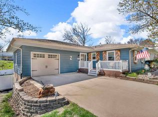 909 Wylde Green Rd, Iowa City, IA 52246