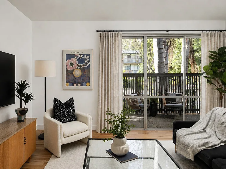 Solano Apartments — Photo 7