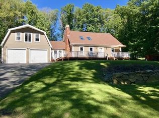32 Blackstone St, Sutton, MA 01590