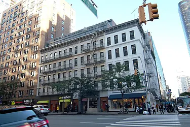 Rented by R New York