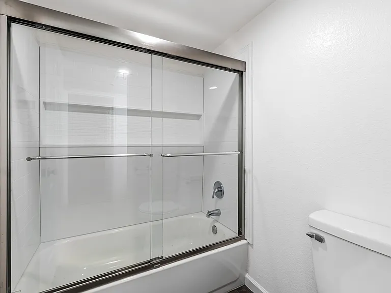 Oakbrook Apartments — Photo 5