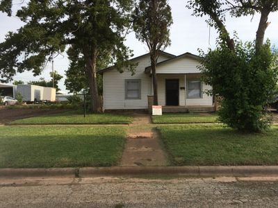 304 W Summit Ave, Electra, TX, 76360