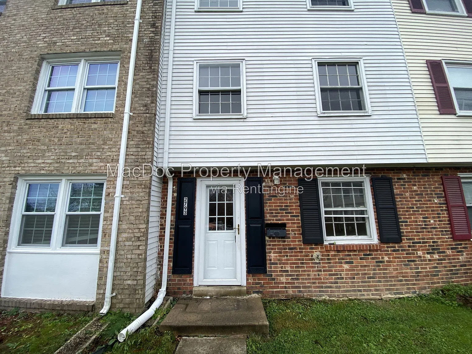 4 bed, 2.0 bath, 1296 sqft, $2,395 — Photo 3