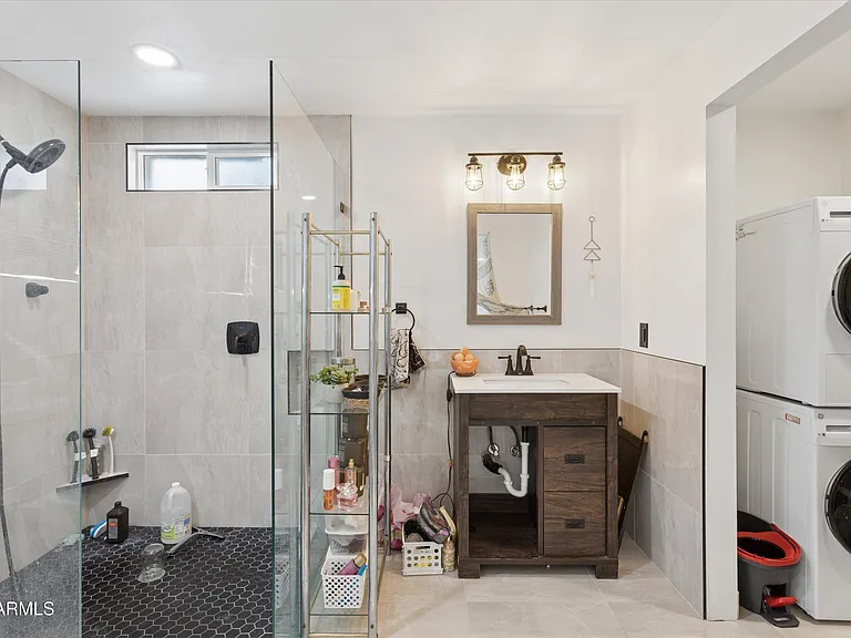 926 W Moreland St — Photo 28