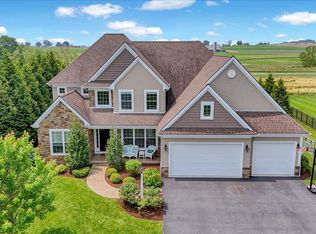 464 Greenhedge Dr, Lancaster, PA 17603