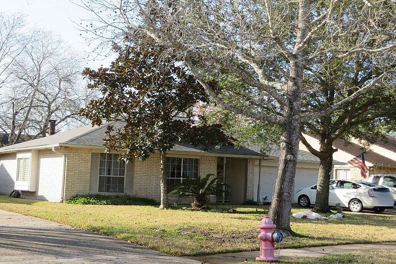 1st image of 305 Thistlewood Ct