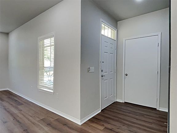 4th image of 4007 Palmetto Palm Ct