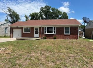 106 N Ward Pkwy, Haysville, KS 67060