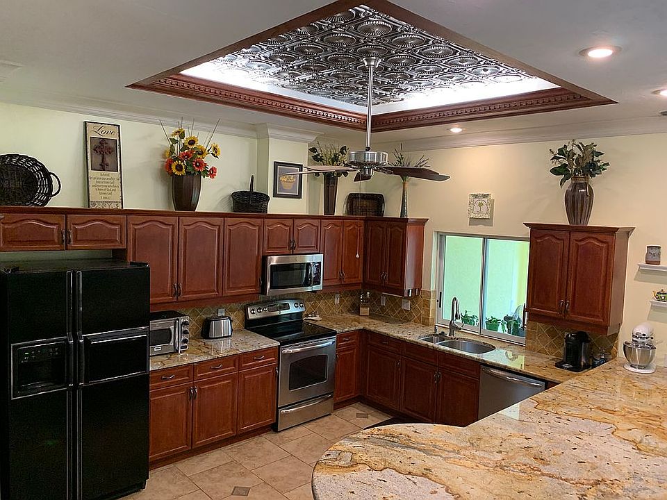 Huge kitchen