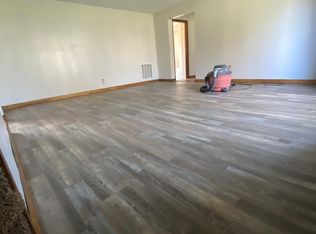 24463 Pine St, Dow, IL 62022