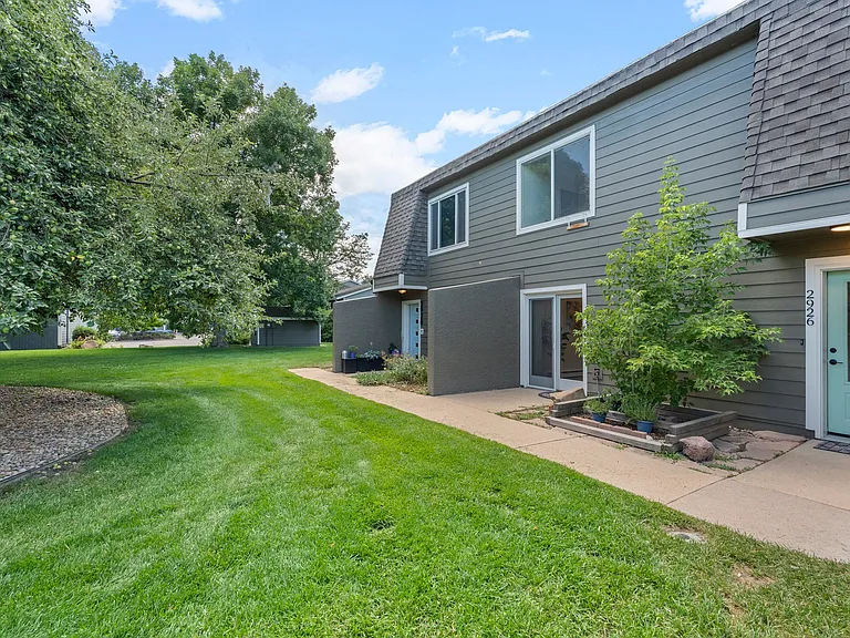 2926 Glenwood Dr — Photo 1
