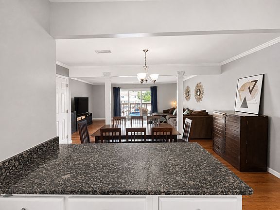 5th image of 77 Glenbrook Rd APT 407