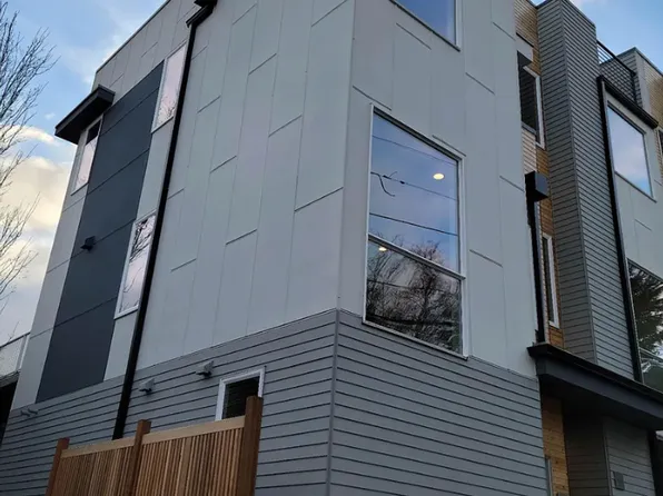 555 Highland Dr, Seattle, WA 98109